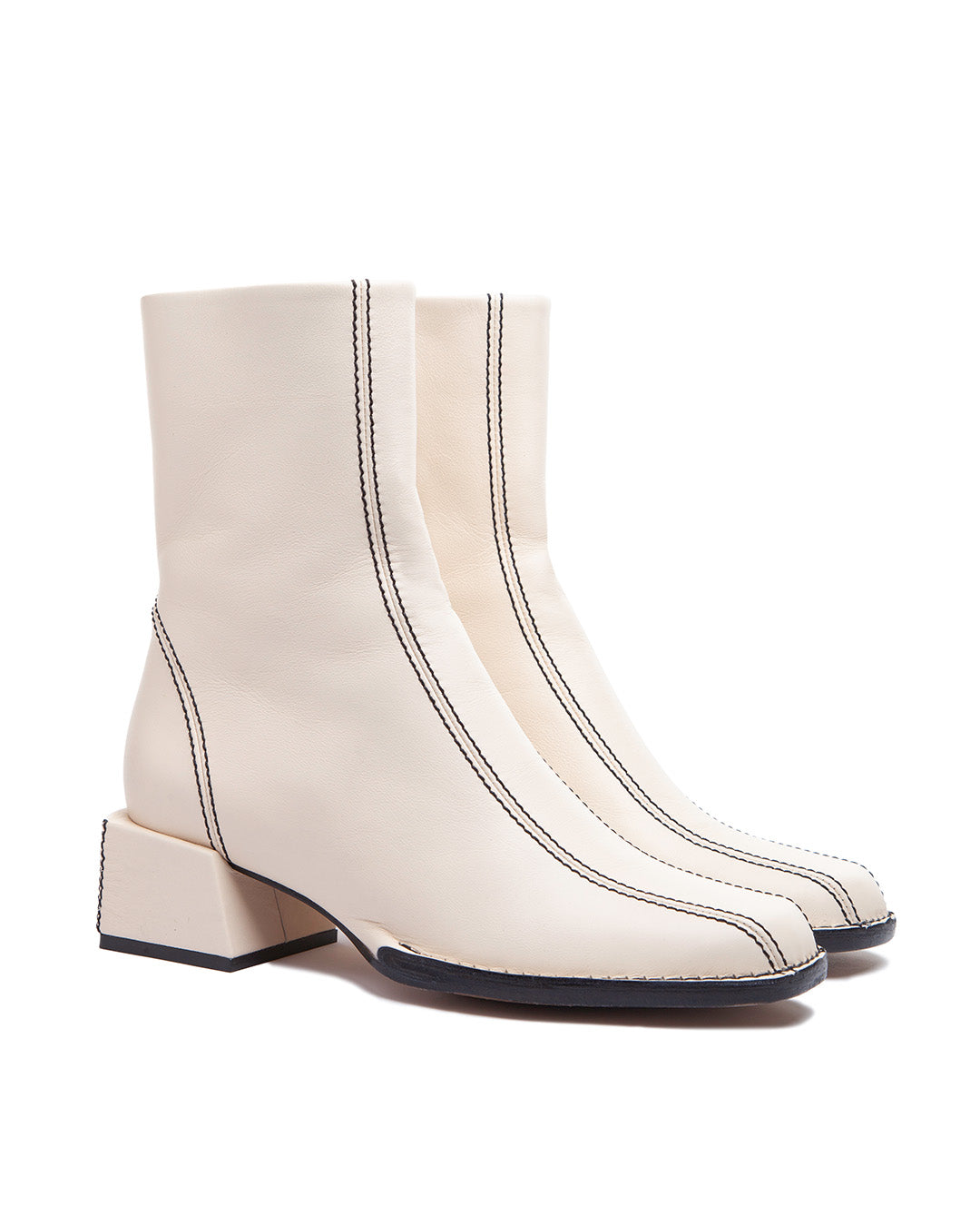 Idealo white black thread
